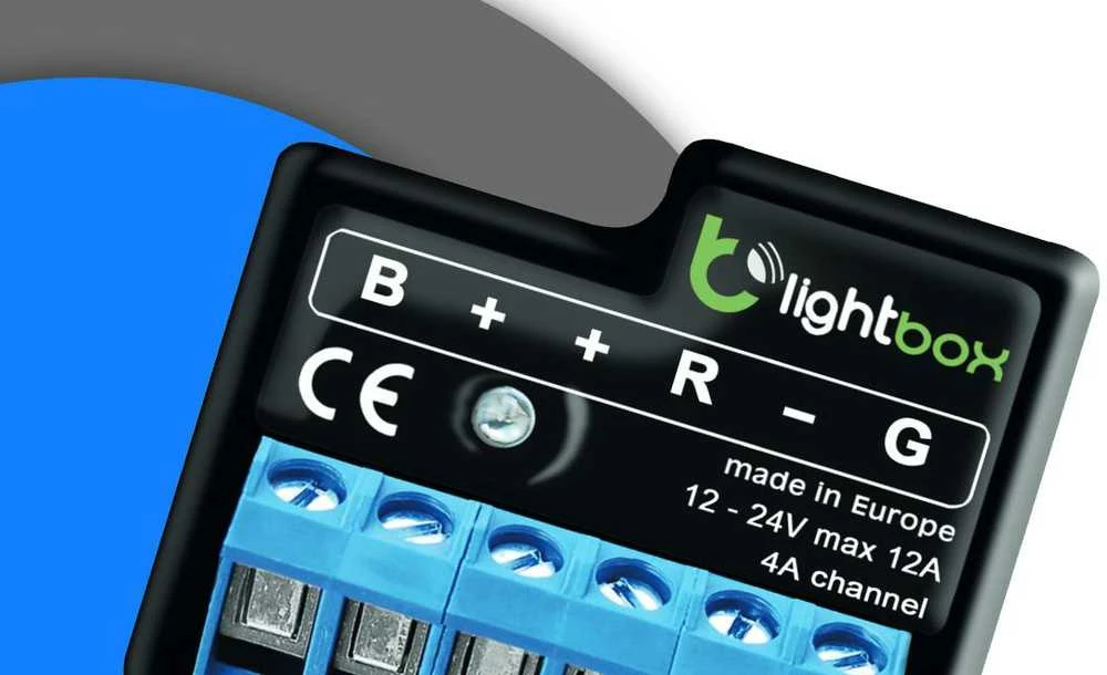 BleBox LightBox v4 - LED RGBW Bluetooth tvarkyklė - Android / iOS programa