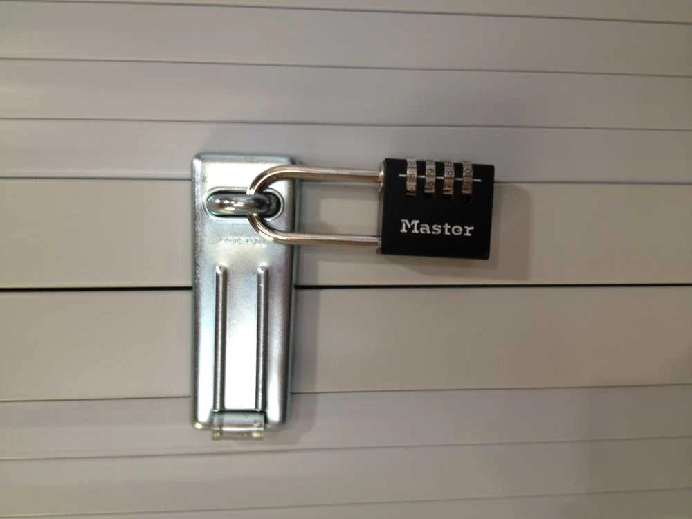 Master Lock Spynelė MasterLock 7640EURDBLKLH; 40 mm