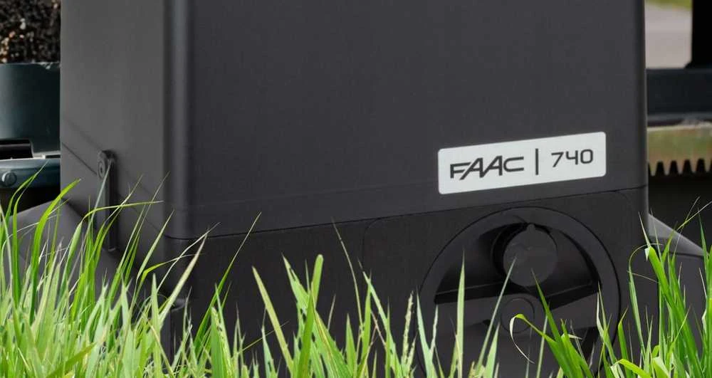 Delta 2 SMART komplektas – FAAC 740 (Wi-Fi+LAN+BLE) 500 kg stumdomiems vartams