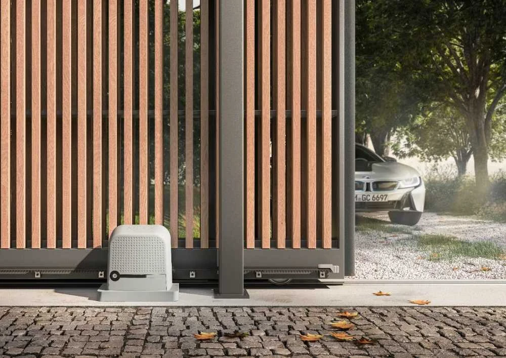 NICE ROBO 600 komplektas stumdomiems vartams (be fotoelementų)