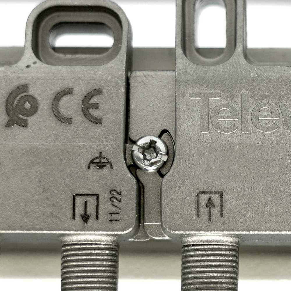 4 krypčių TV antenos skirstytuvas F4D 519604 Televes