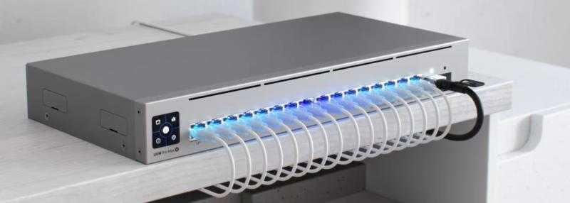 Šakotuvas UBIQUITI USW-PRO-MAX-16-POE
