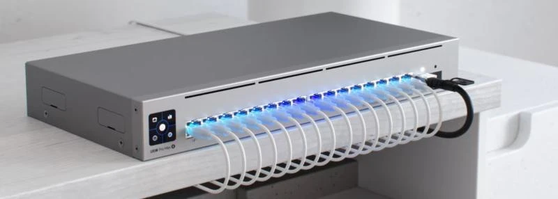 Šakotuvas 16 prievadų komutatorius Ubiquiti Unifi USW-Pro-Max-16-EU