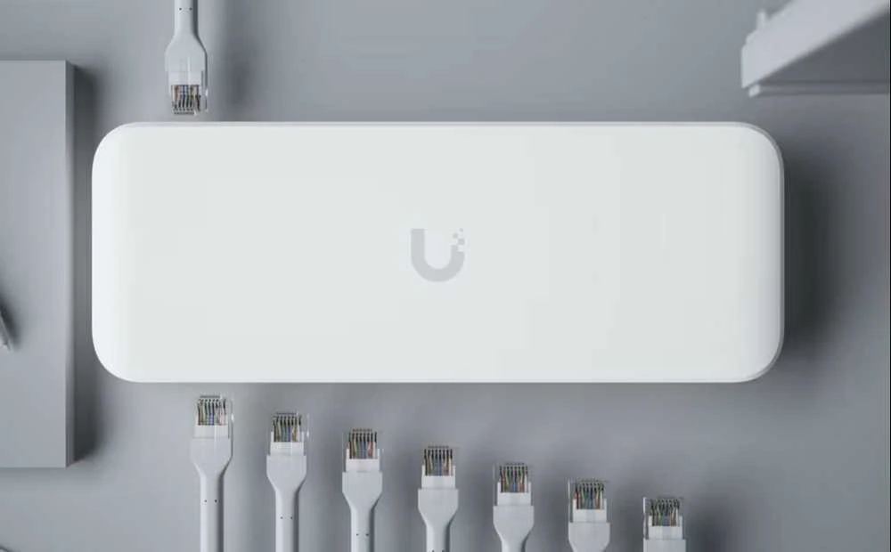Šakotuvas Ubiquiti | Komutatorius | USW-Ultra | Valdomas L2 | Montuojamas į lentyną | Gigabito Ethernet (varinis) jungčių kiekis: 8 | PoE/PoE+ jungčių kiekis: 7