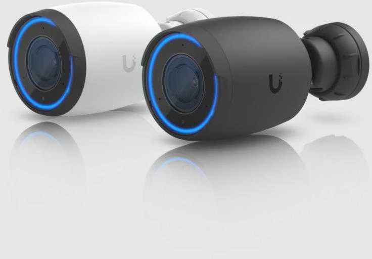 UBIQUITI AI PRO Baltas VIDAUS/LAUKO 4K POE KAMEROS SU 3X OPTINIU PRIartinimu, ILMO ATSTOVIMO IR NAKTINIU RODYMU IR PAtobulintomis DI APTIKROS GALIMYBĖMIS