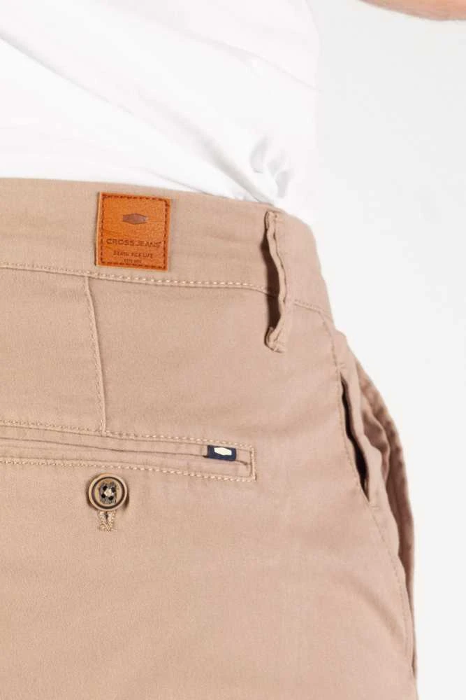 Įvairūs šortai Cross Jeans