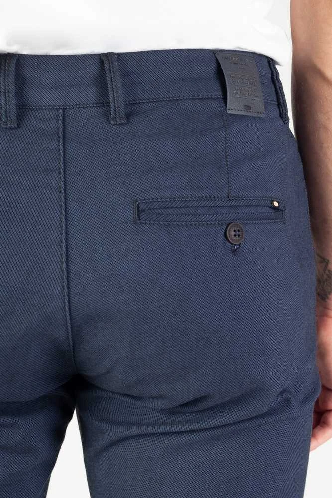 Medžiaginės kelnės Cross Jeans