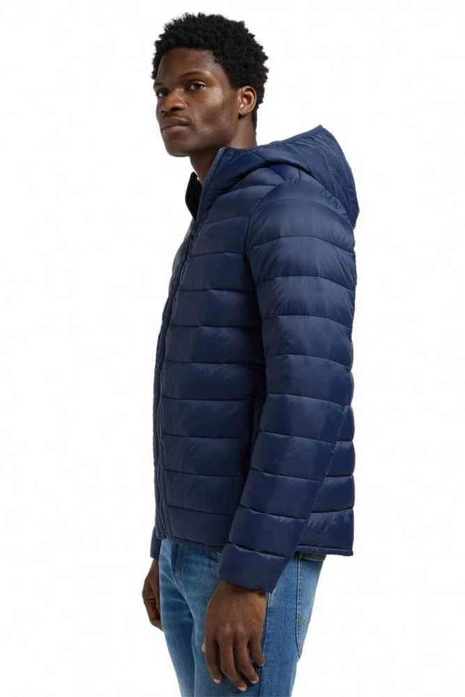 Tarpsezonis Lee