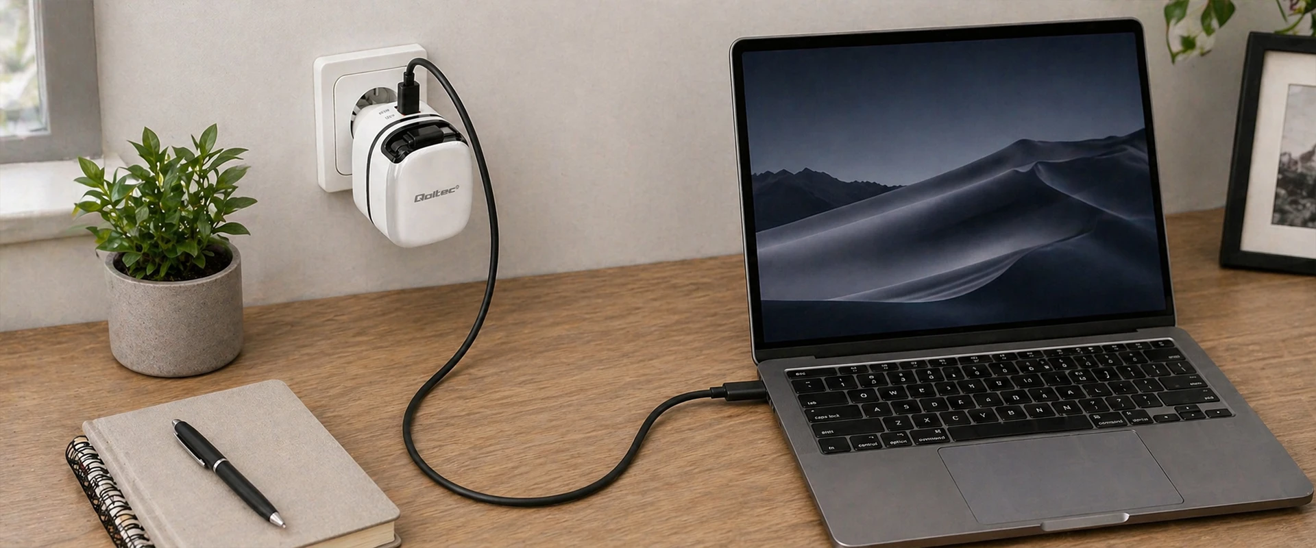Qoltec Įkroviklis jungiama į tinklą GaN Super Fast 65W | USB-C PD PPS | 5-20V | 3-3.25A | Nešiojamas kompiuteris | MacBook | Išmanusis telefonas | wysuwany kabelis aprašymas - Prekės nuotrauka