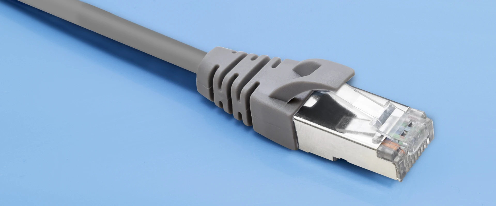 Qoltec Kabelis Patchcord FTP | CAT5e | 2 x RJ-45 | 1.5m | High speed | Gold | Ekranowany aprašymas - Prekės nuotrauka