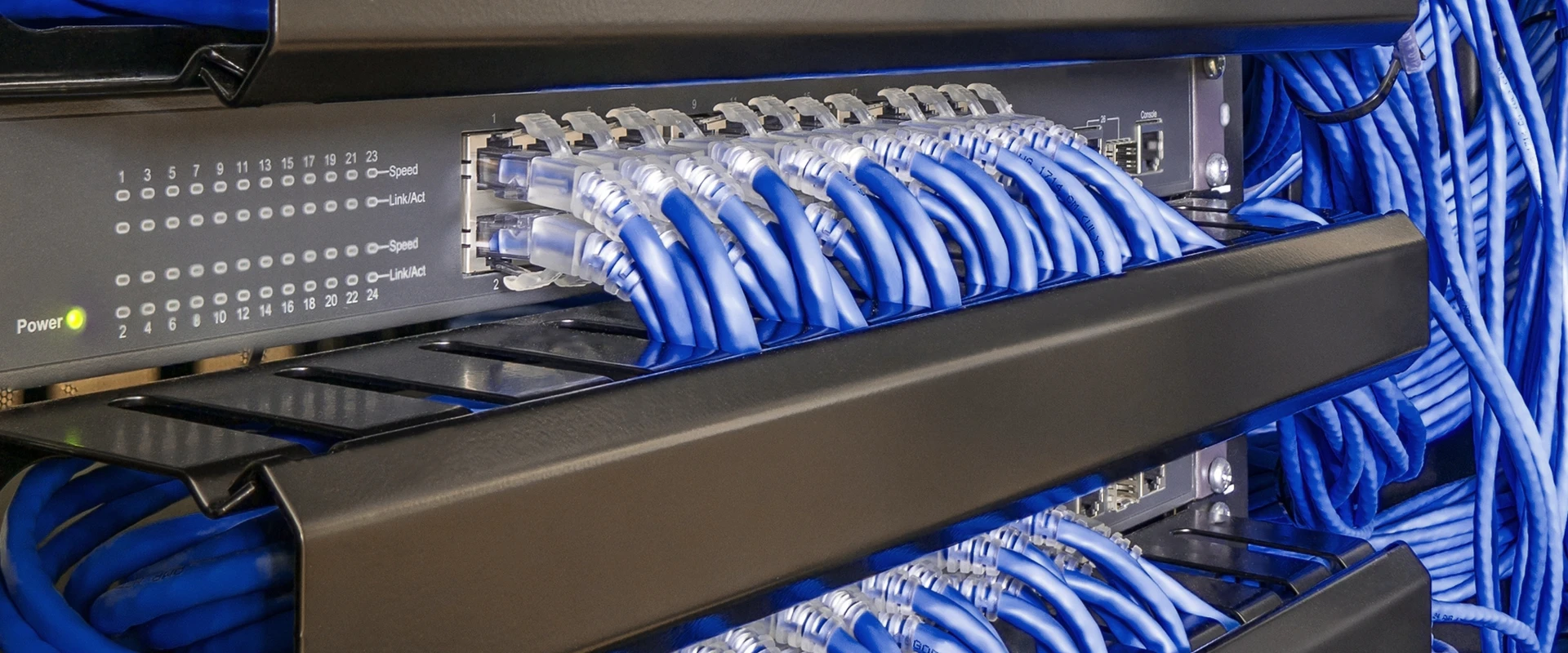 Qoltec Kabelis Patchcord UTP | CAT6 | 2 x RJ-45 | 2m | Didelis greitis | Auksas aprašymas - Prekės nuotrauka