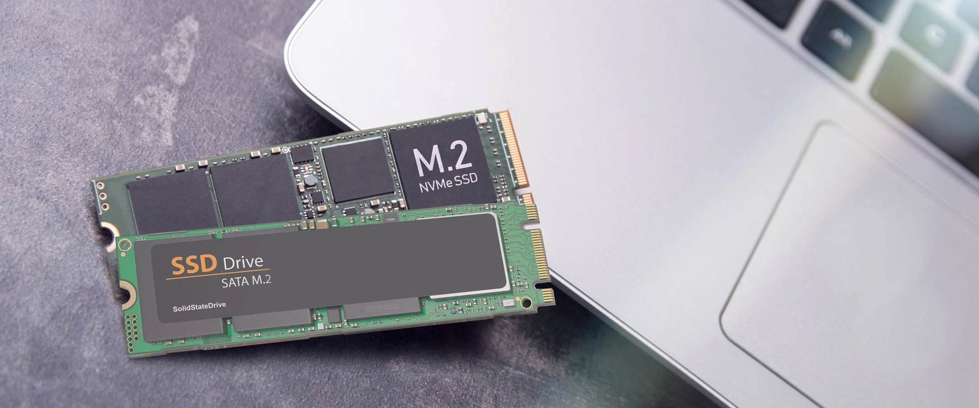 qoltec-m2-ssd-disk-pocket-case