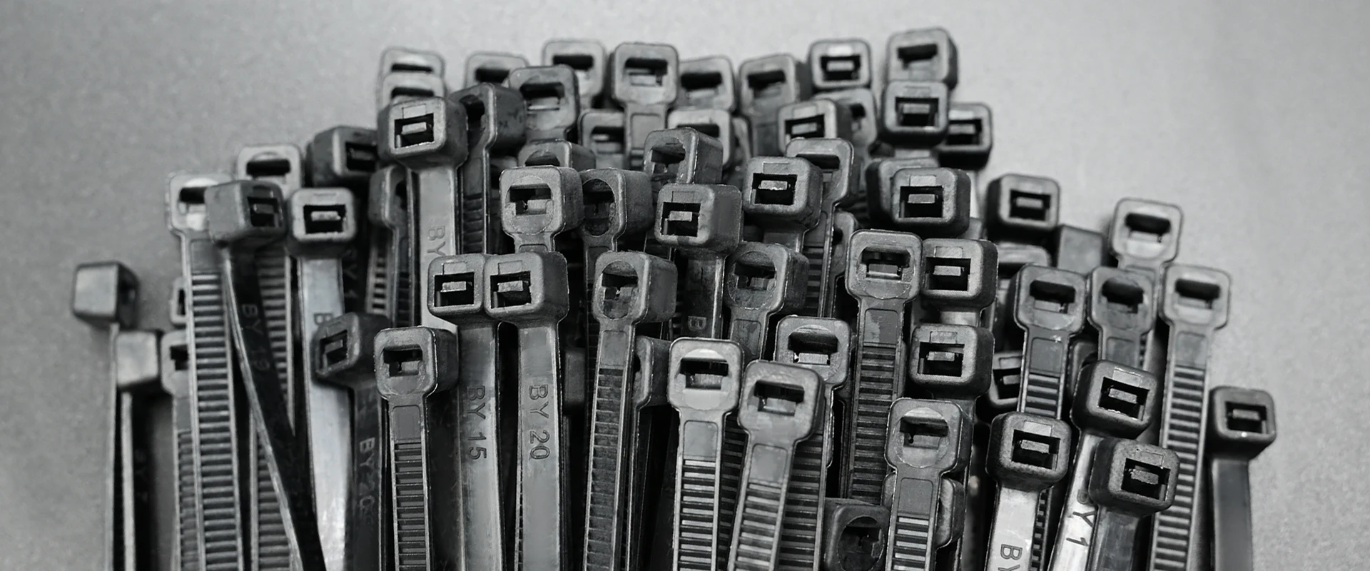 Qoltec Organizer Baltas 50 vnt clamp (52219) aprašymas - Prekės nuotrauka