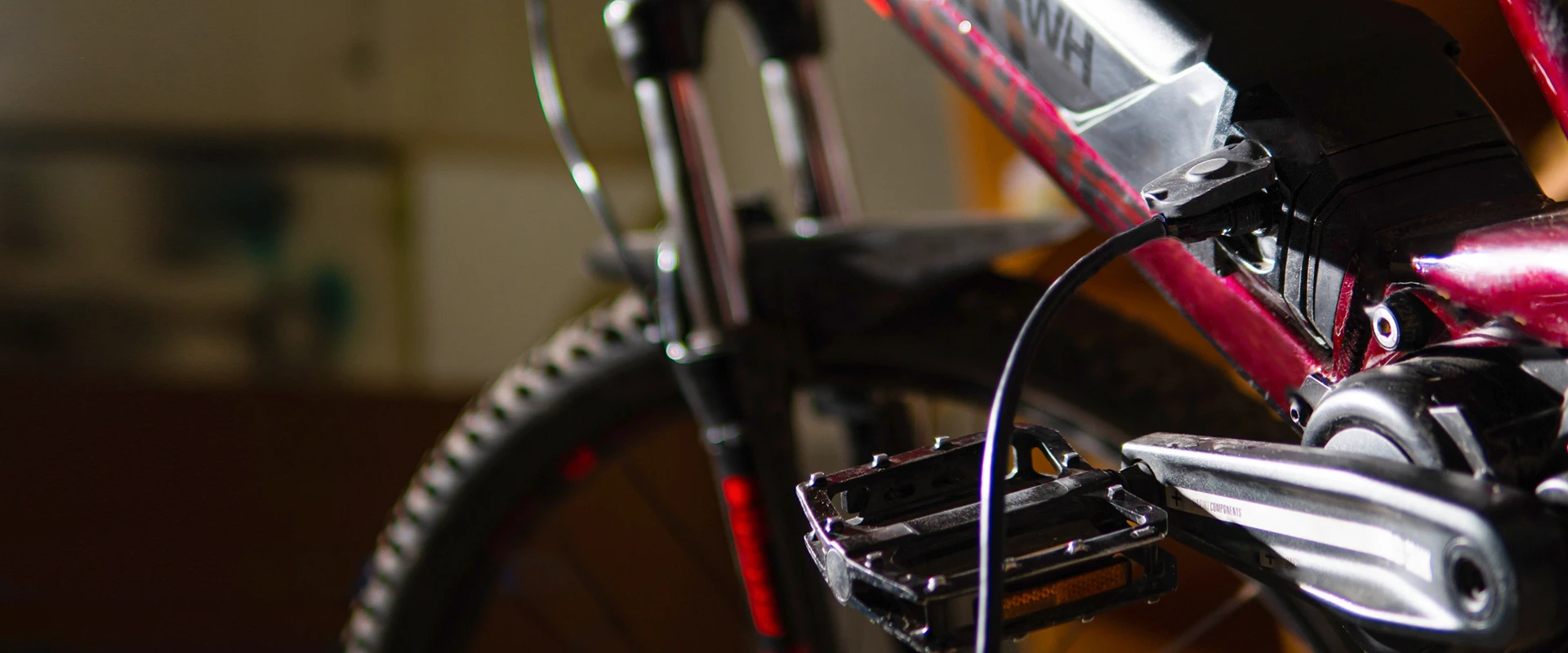 Qoltec Szybka Įkroviklis do roweru hulajnogi skutera elektrycznego 36V | 42V | 2A | przewód otwarty bez wtyczki | wodoodporna +kabelis zasilający aprašymas - Prekės nuotrauka