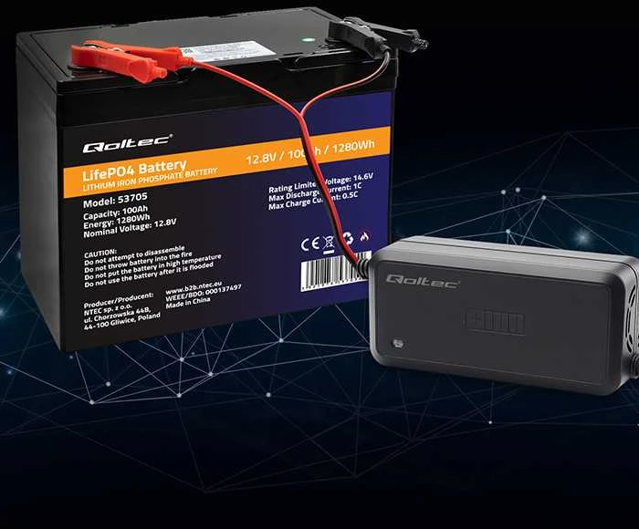 Qoltec mikroprocesorinė 12V 5A įkroviklio reguliatorius AGM GEL SLA baterijoms 6 pakopų įkrovimas
