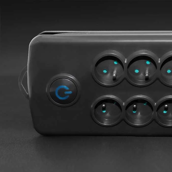 QOLTEC 50161 Apsaugos nuo viršįtampių Quick Switch 8 lizdai juodas 2,5m