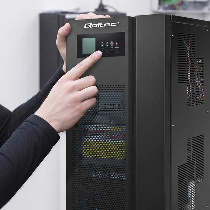 Qoltec Atsarginis maitinimo šaltinis UPS 3 fazių | 20kVA | 16KW | LCD | EPO | SNMP | USB | On-line | Žemo dažnio