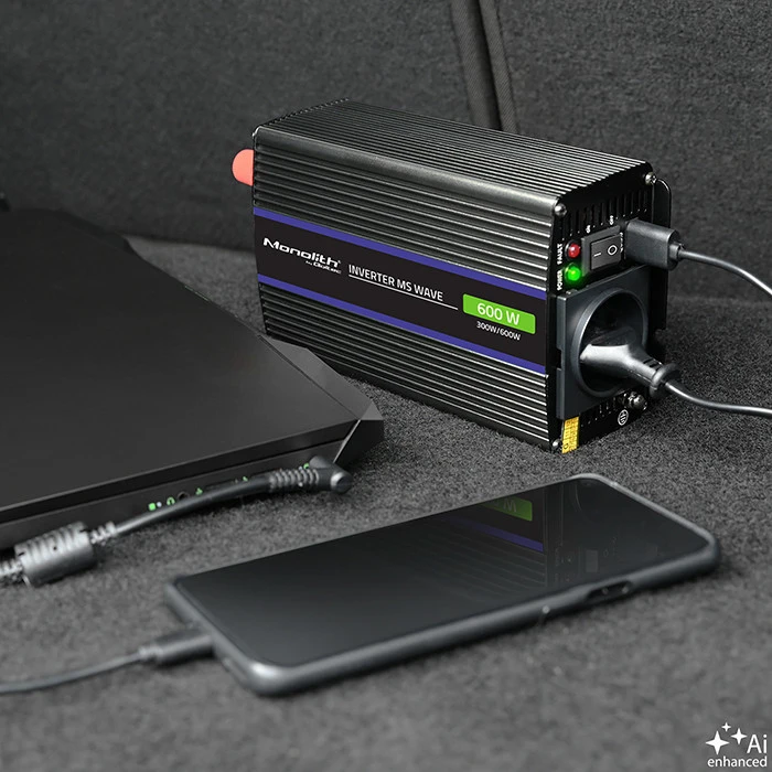 QOLTEC 51924 Monolitinis įtampos keitiklis 600 MS Wave / 12V iki 230V / 300/600W / USB