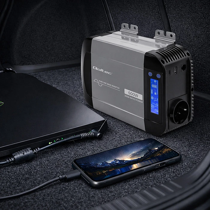 Qoltec Pure Sine Wave | 12V na 230V | 300/600W