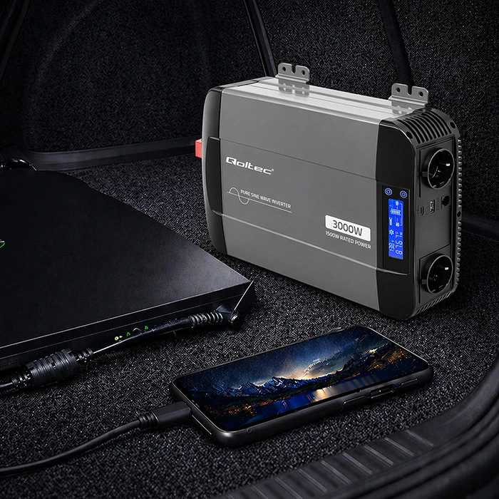 Qoltec Pure Sine Wave | 12V na 230V | 1500/3000W