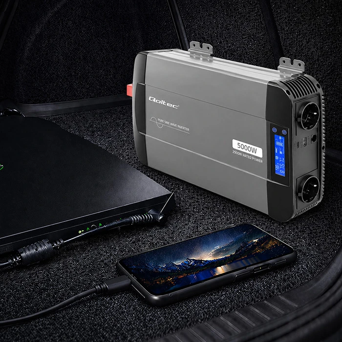 Qoltec Pure Sine Wave | 12V na 230V | 2500/5000W