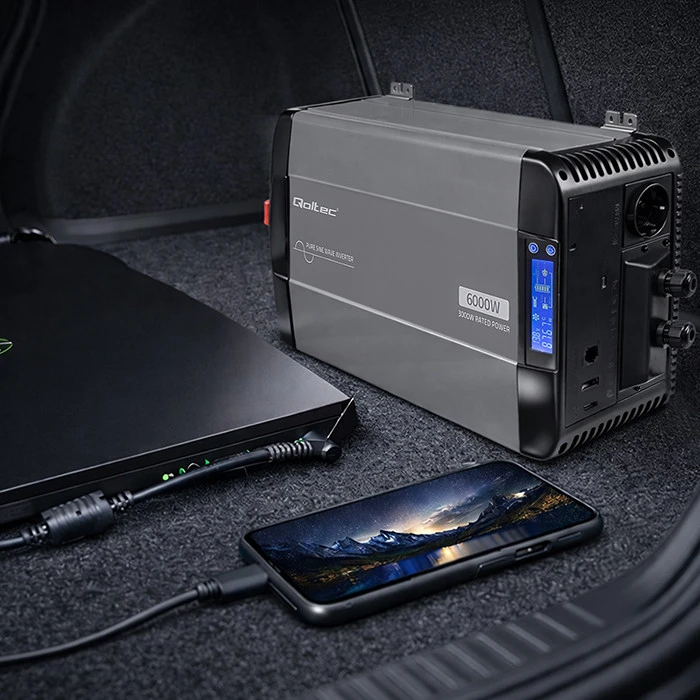 Qoltec Pure Sine Wave | 12V na 230V | 3000/6000W