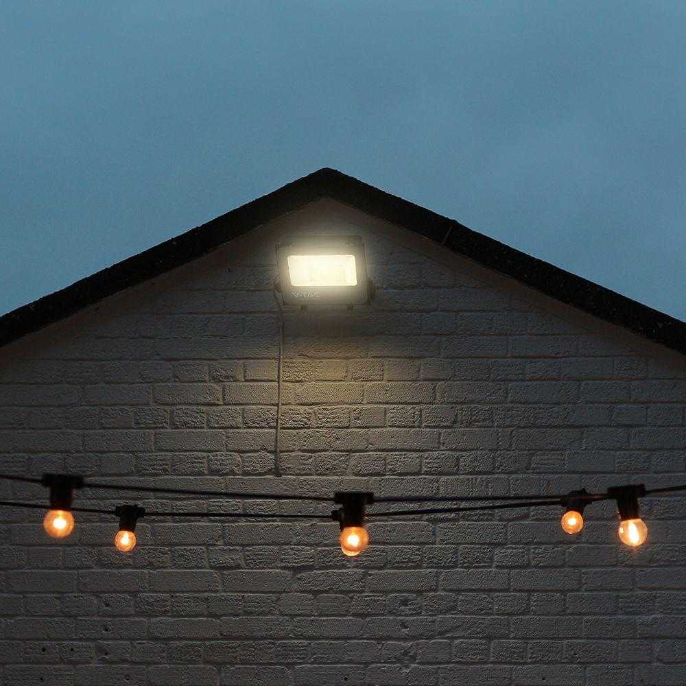 V-tac 30W LED prožektorius, juodu korpusu, 6500K/RGB, dimeriuojamas, su nuotolinio valdymo pulteliu