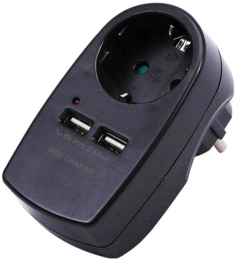 Juodas kištukinis lizdas su dviem USB jungtimis