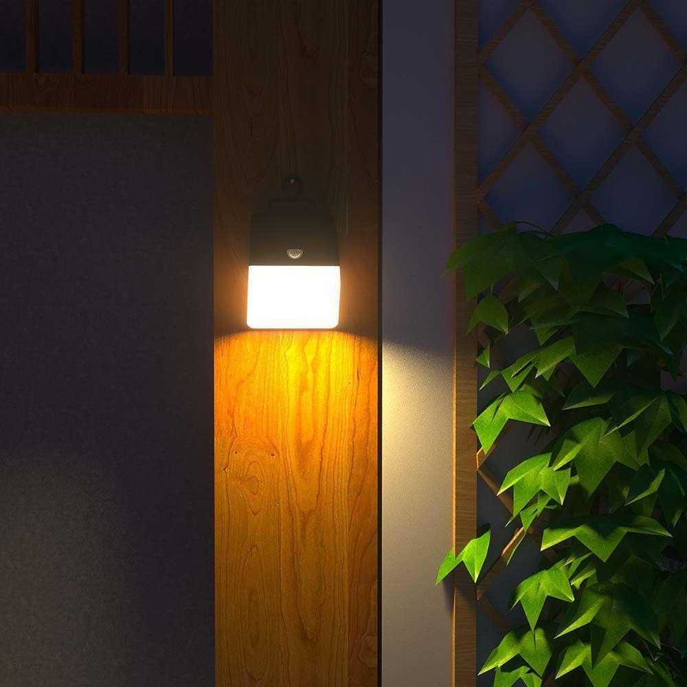 Sieninis šviestuvas V-tac 2W LED sieninis lauko šviestuvas su saulės baterija ir judesio davikliu, baltos/juodos sp., 4000K, IP65