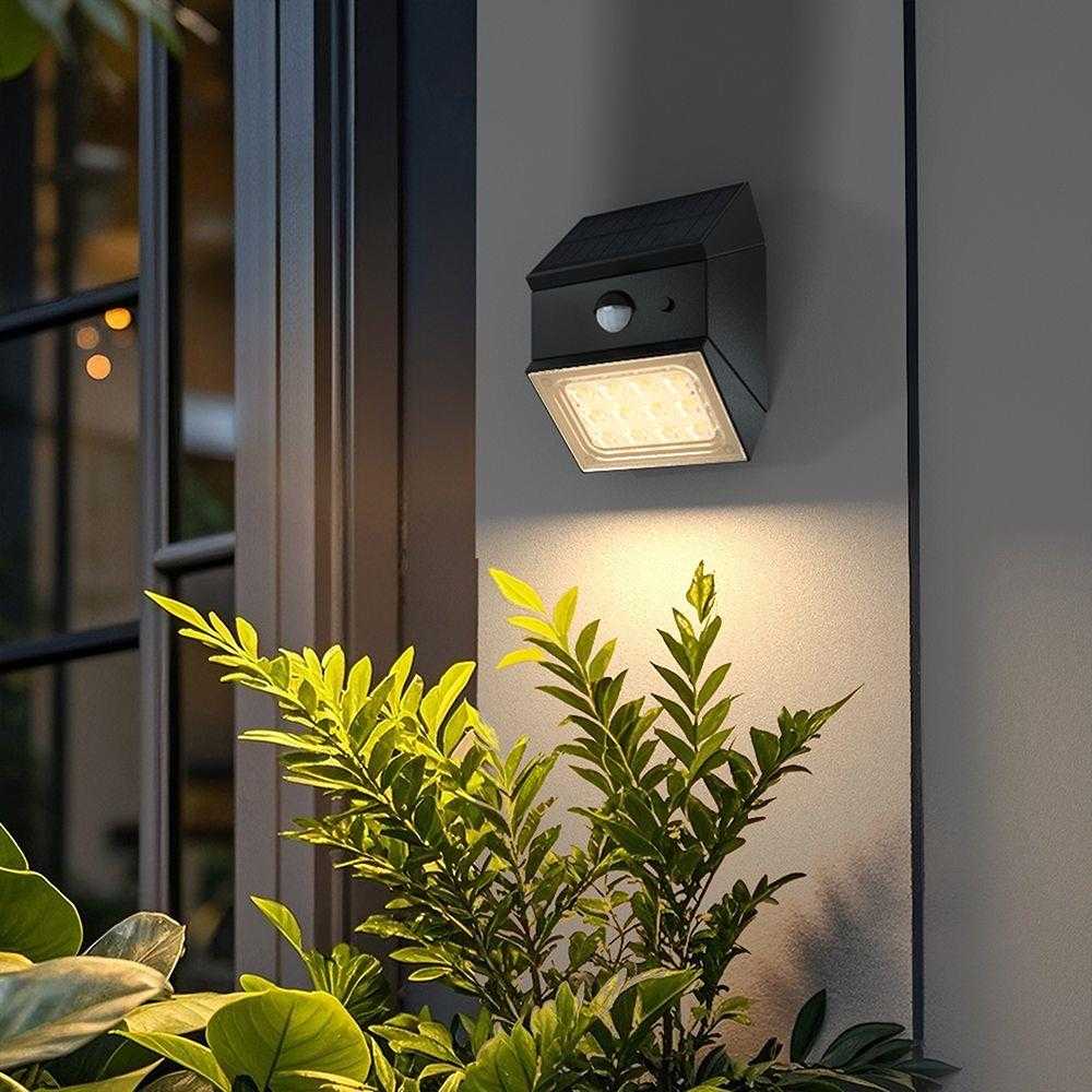Sieninis šviestuvas V-tac 2,5W LED sieninis įkraunamas šviestuvas su saulės baterija ir judesio davikliu, juodas, 3000/4000/6000K, IP65