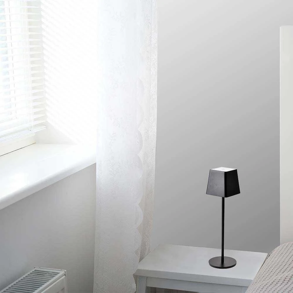 V-tac 2W LED įkraunamas stalinis šviestuvas, juodas, 3000K, dimeriuojamas