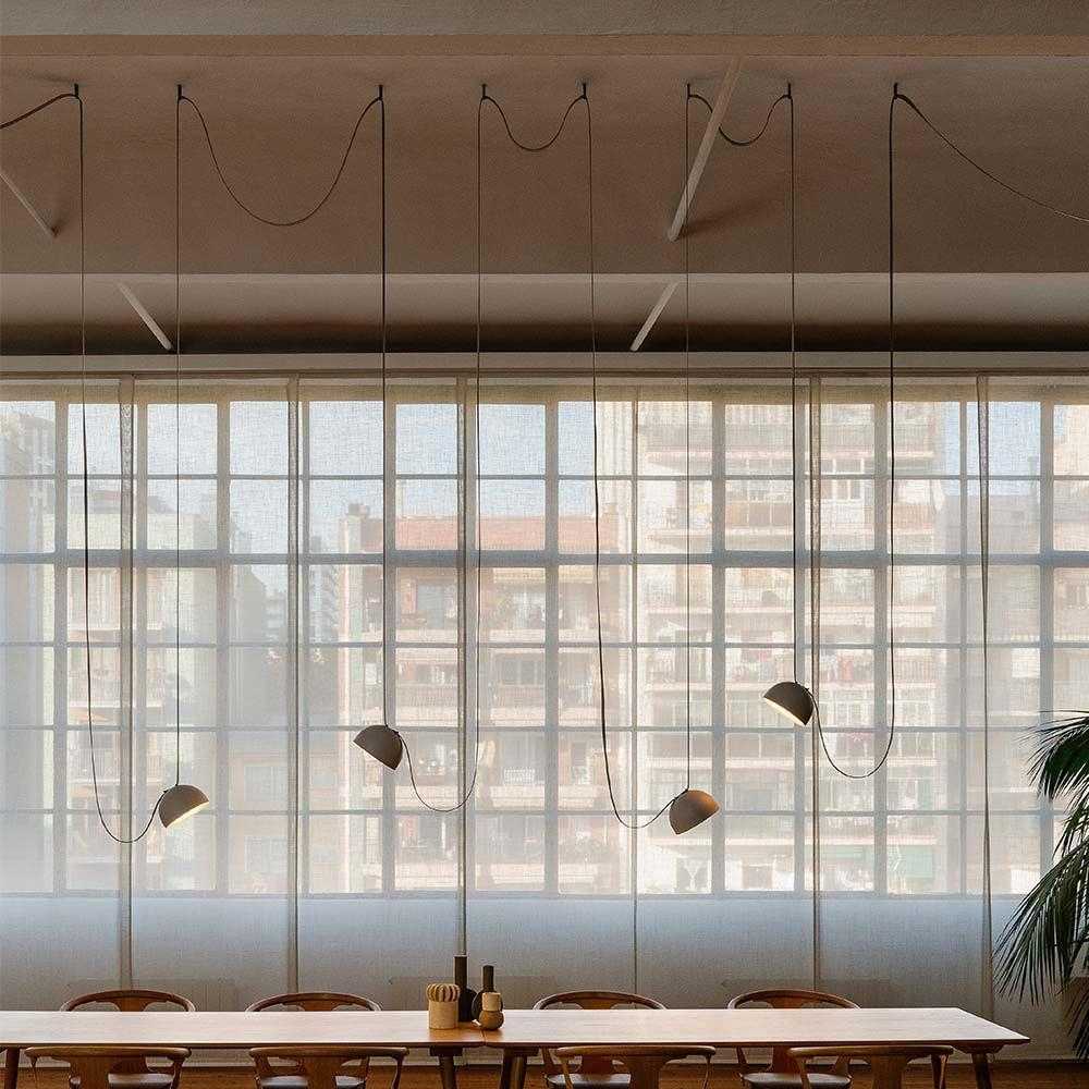 V-tac 20W LED pakabinamas šviestuvas, baltu korpusu, 3000K, tvirtinamas ant magnetinio 48V dirželio