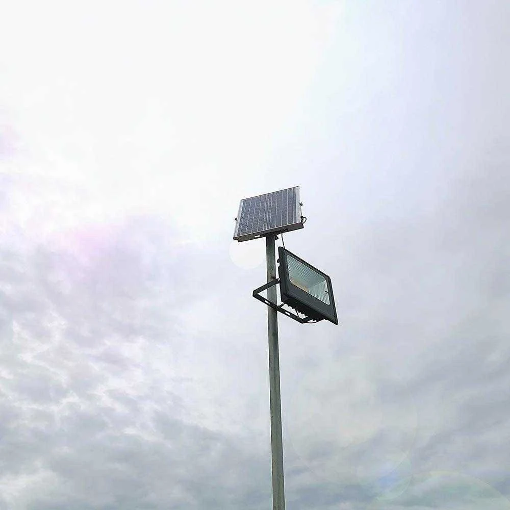 V-tac 20W LED prožektorius su saulės baterija.