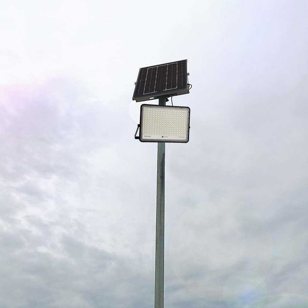 V-tac 30W LED prožektorius su saulės baterija, juodas, 4000K