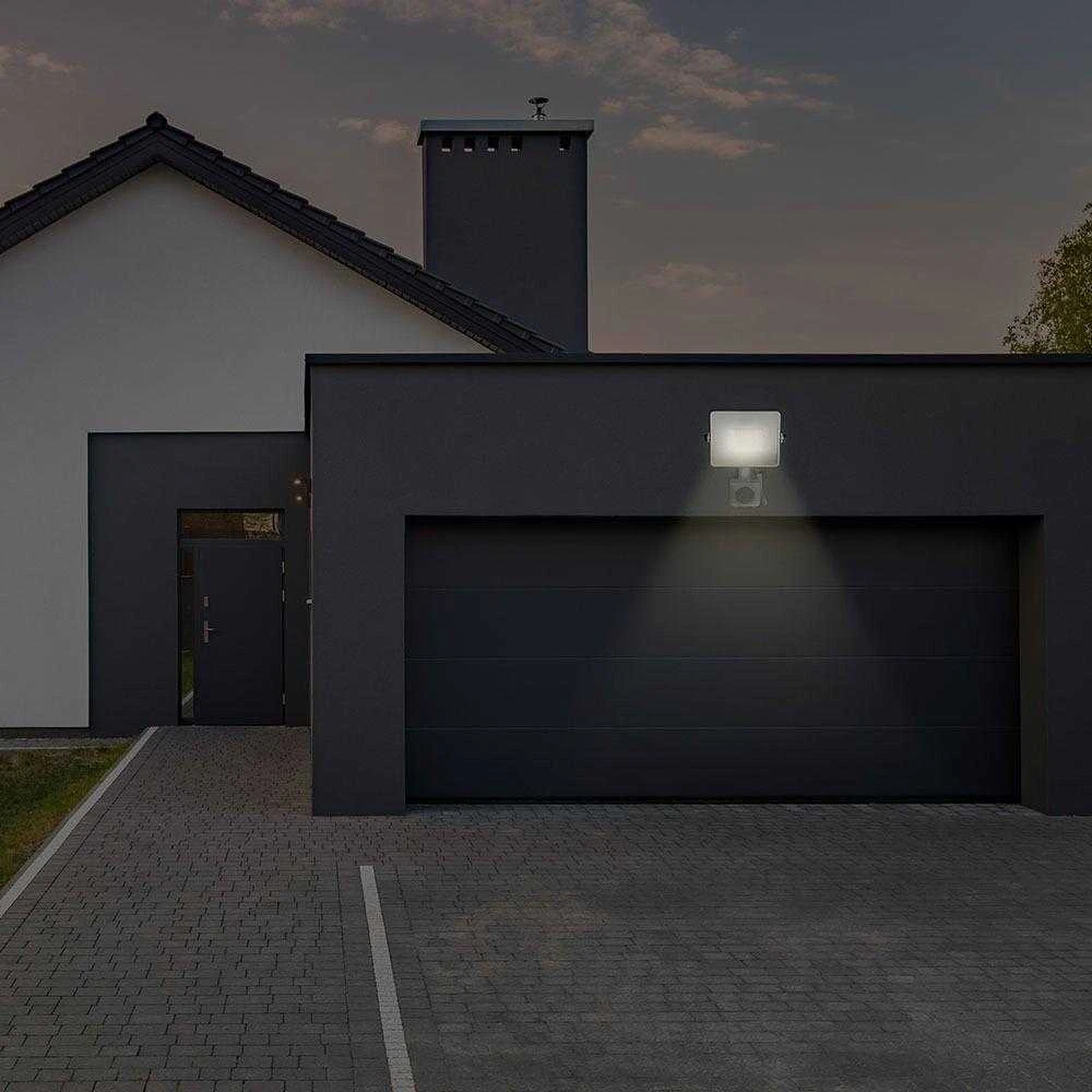 20W LED prožektorius, 3000K, su judesio davikliu, baltu korpusu, SAMSUNG LED chip