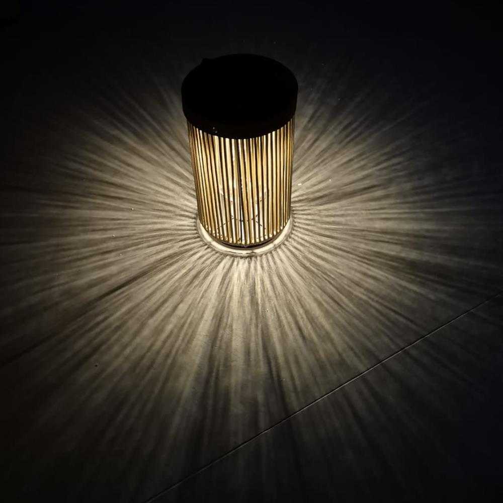 V-tac 2,4W LED įkraunamas lauko šviestuvas su saulės baterija, juodos/medžio sp., 3000K, IP65
