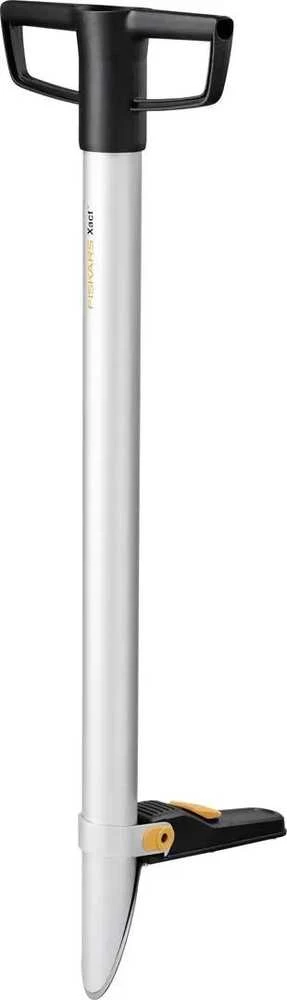 Fiskars Xact sodintuvas darbui stovint (1057077)