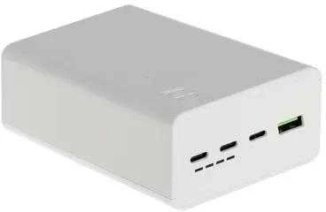Green Cell Žalias Cell Greencell PowerPlay 30 – balta išorinė baterija, kurios talpa 30 000 mAh, 22.5 W, 4 prievadai