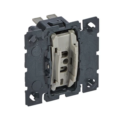 Legrand CELIANE Universali jungtis 10AX IP20 067001E