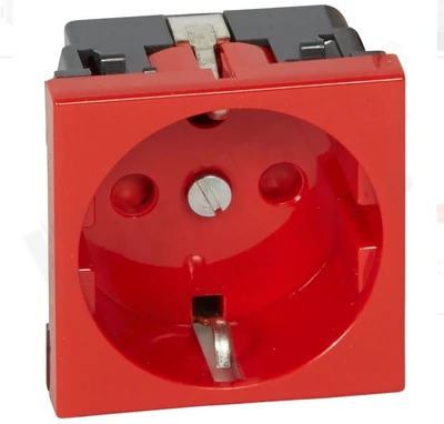 Legrand Socket 2p + su su Schuko užraktu prijungti per raudonus varžtus (077214)