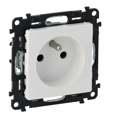 Legrand 753185 VALENA LIFE vienas lizdas su/be 2P+Z, baltas 753185