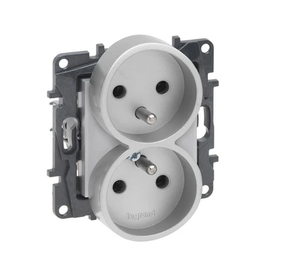 Legrand 863132 Niloe Step Lizdas maitinimo blokas dvigubas 2x2P+Z keliems rėmams, varžtiniai gnybtai, be kontaktų dangtelio balta 863132