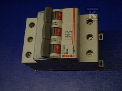 Legrand FR303 40 IZOLIACIJA