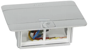 „Legrand“ iššokanti grindų dėžutė 100 x 122 x 61,2 mm 4 modulių aliuminis (054011)