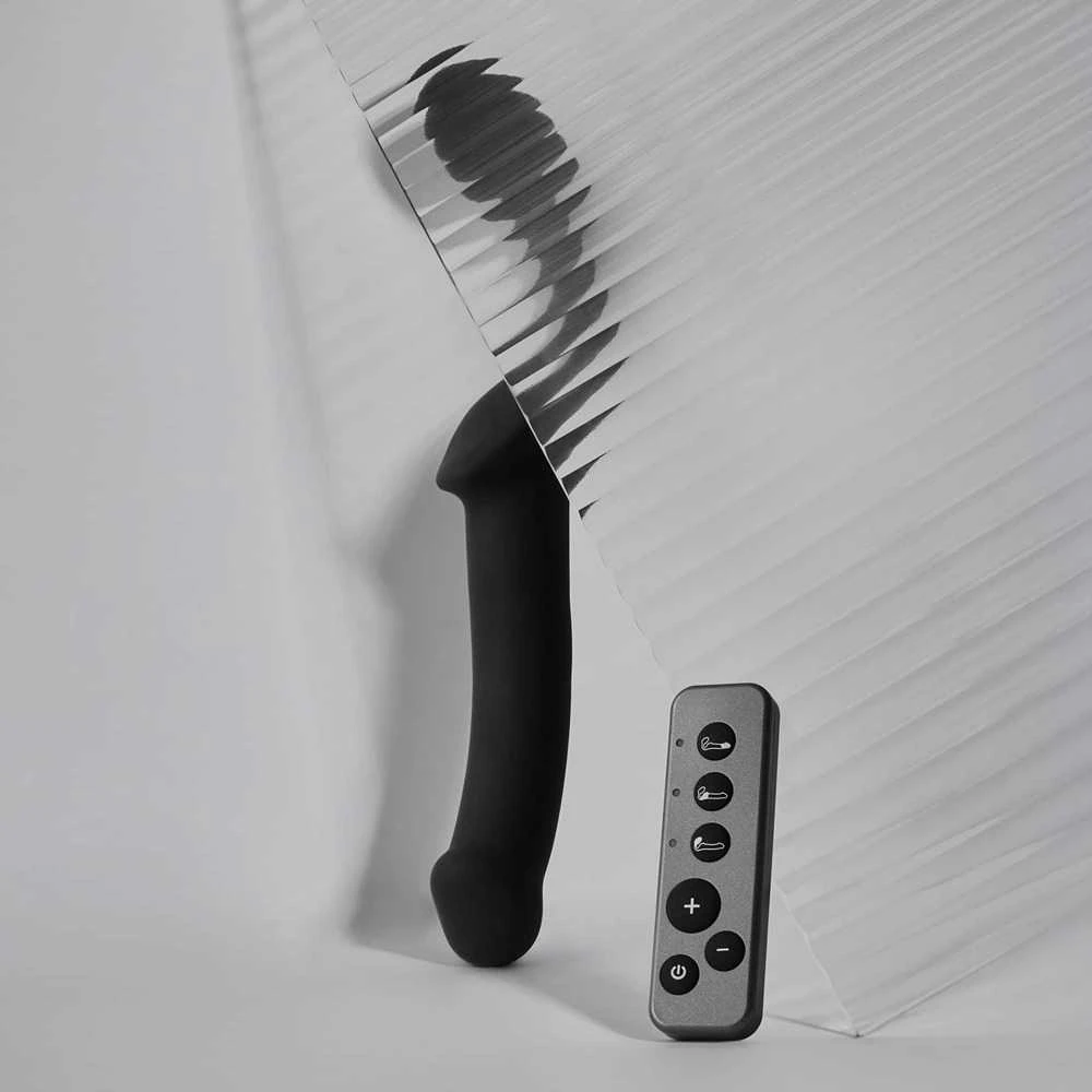 Strap On Me Vibrating Strap-On M Juodas
