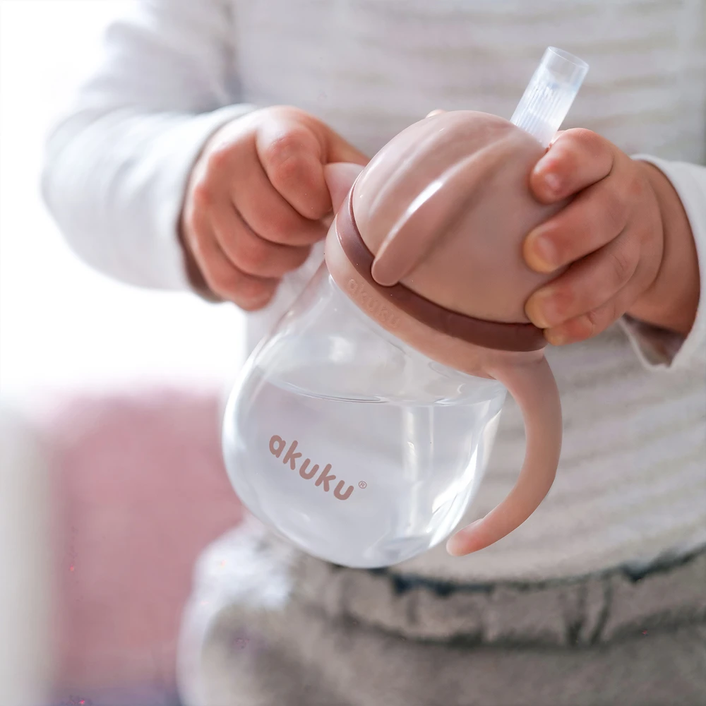 Akuku puodelis su šiaudeliu 280ml rudas A0729