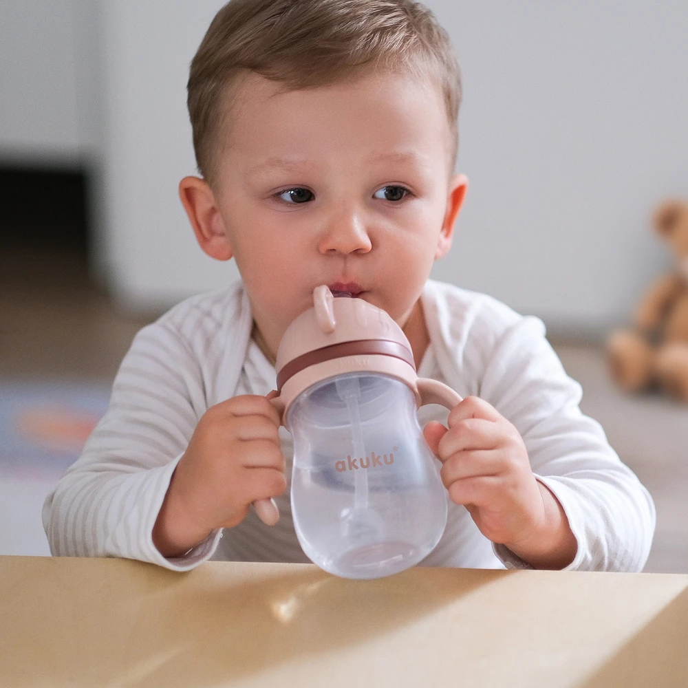 Akuku puodelis su šiaudeliu 280ml rudas A0729