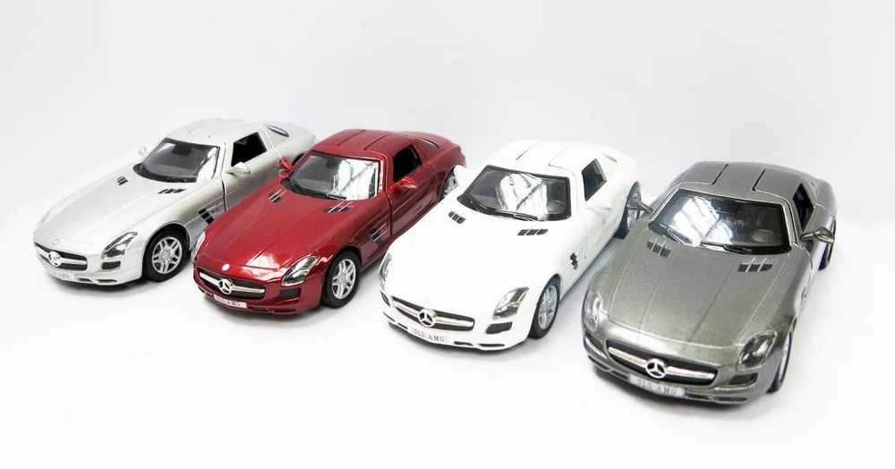 KINSMART Automobilis MERCEDES-BENZ SLS AMG, 1:38