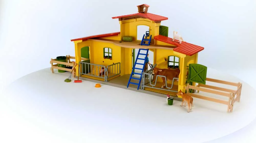 SCHLEICH FARM WORLD Didelis tvartas su gyvūnais ir priedais
