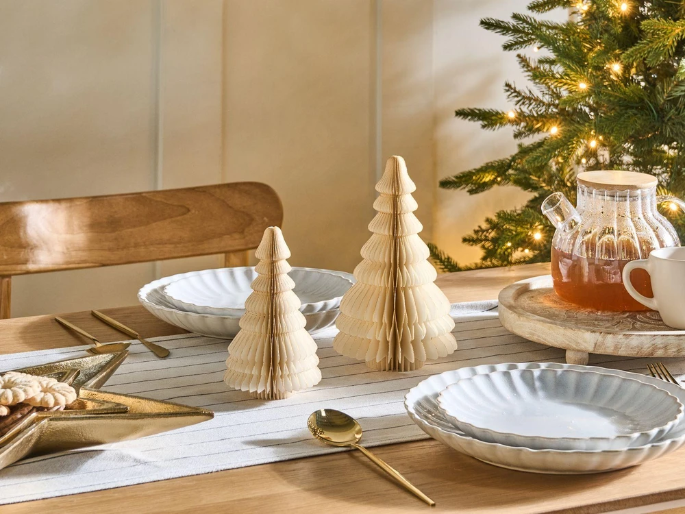 Beliani 2 dekoracinių figūrėlių rinkinys SKJOMA Kalėdų eglutė 15/20 cm smėlio spalvos